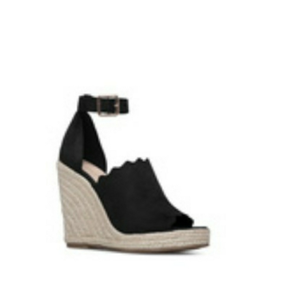 Black wedges
